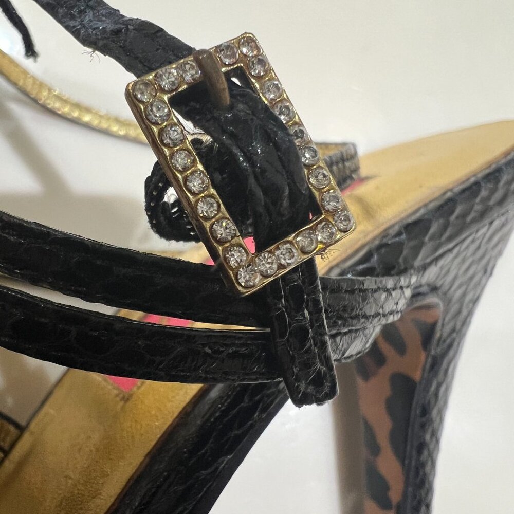 Betsy Johnson Vero Cuoio Soles Black & Gold Fringed Strappy Heels SIZE 6.5 M - Picture 10 of 12
